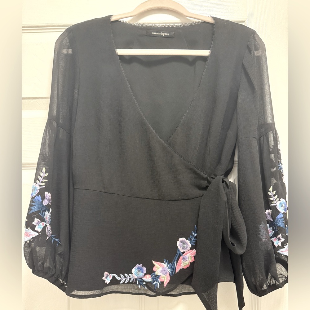 Nanette Lepore XS/S beautiful wrap top with stunning appliqué detail